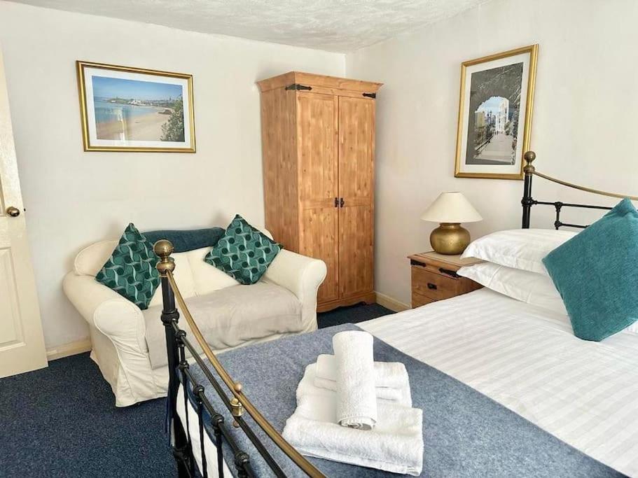 Ship Cottage Tenby Beach 50M Exterior photo