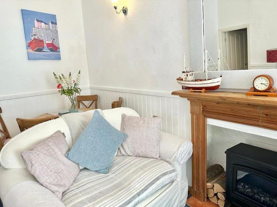 Ship Cottage Tenby Beach 50M Exterior photo